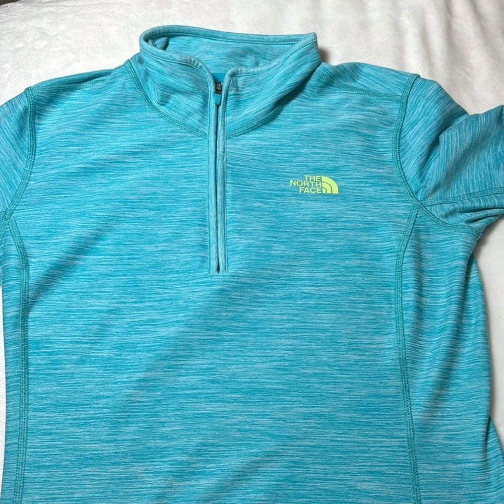 The North Face Lightweight Athletic Quarter Zip - Picture 3 of 13